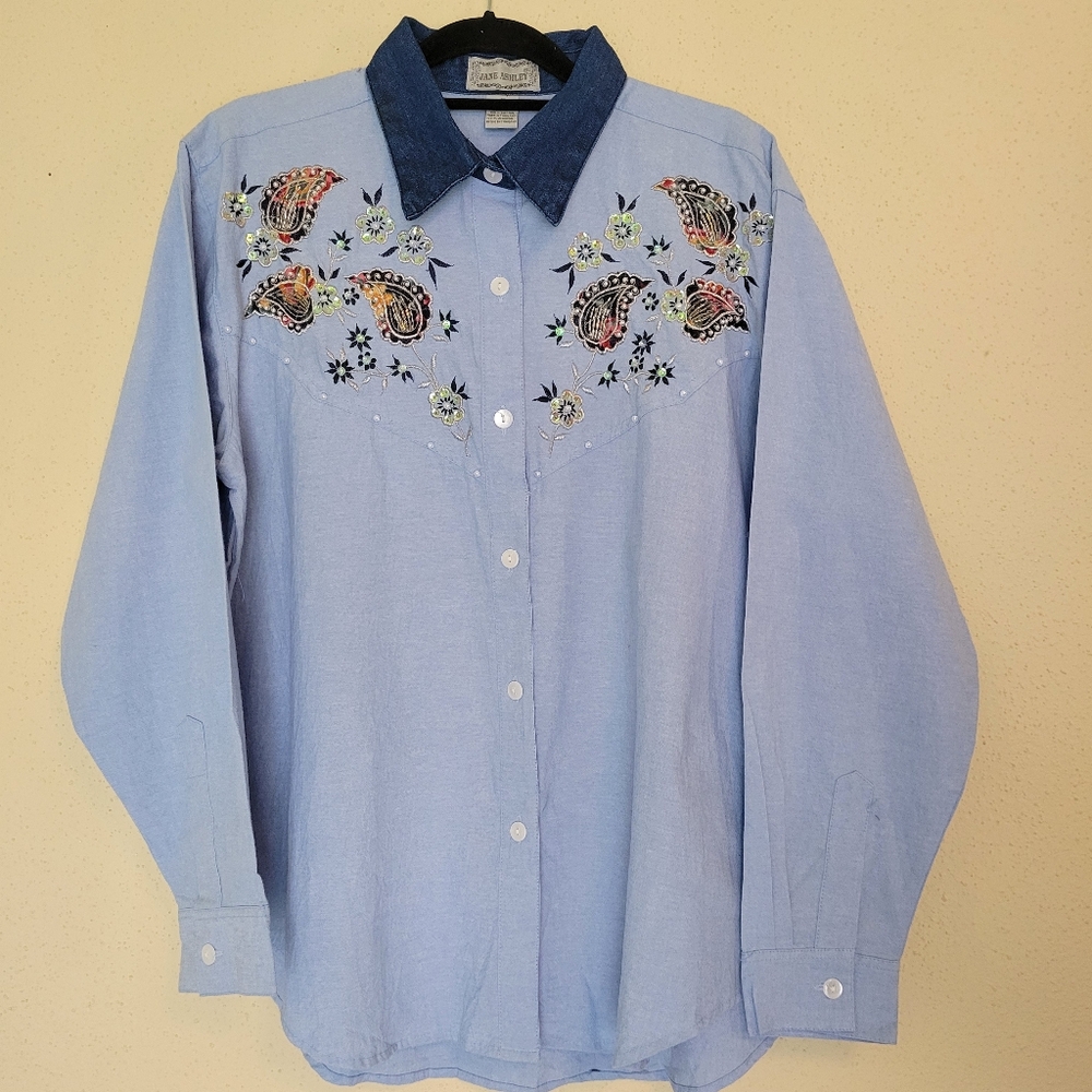 Jane Ashley Denim embroidered button down top size large